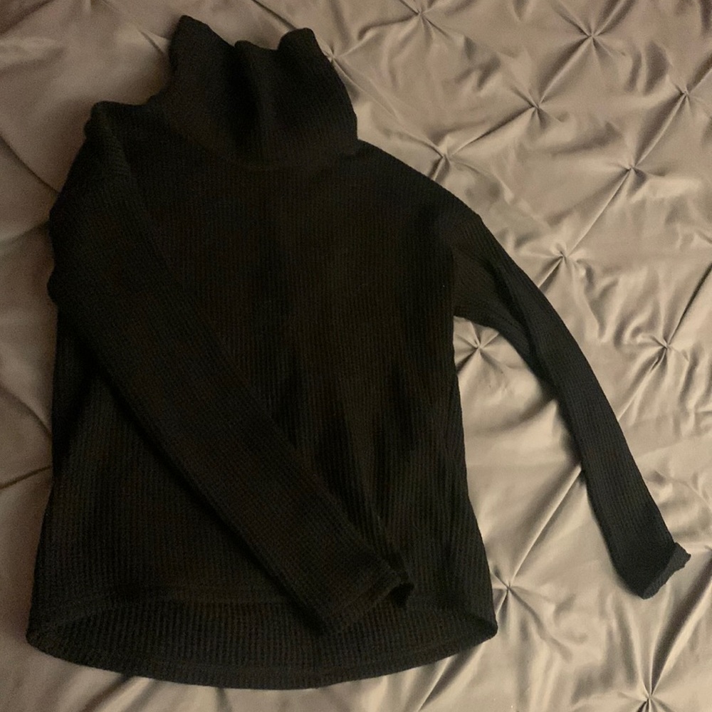 Columbia black waffle funnel neck sweater